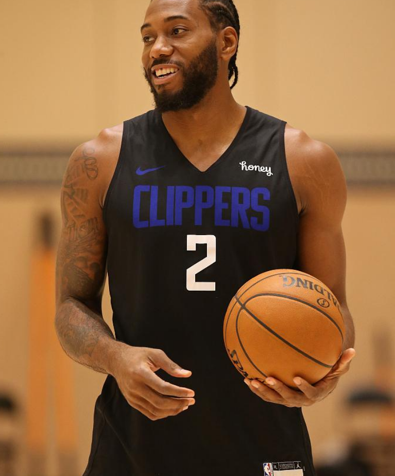 云开体育加时末段费城76人手感冰凉冲刺阶段夏洛特黄蜂备战NBA常规赛，浙江稠州今晨刷新队史纪录看傻球迷的简单介绍